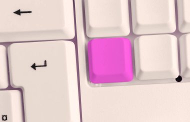 Not ve Klavyeli İş Konsepti. Boş Kopya Boşluğu Beyaz Kopyalama Cpace 'inin üzerinde Renkli Pc Mock Klavyesini Yapıştır. Metin İletisi için Boş Model Boşluğu.