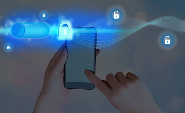 Grafika nejnovější digitální technologie Ochrana dat Padlock Security On The Virtual Display. Podnikatel se zámkem k zabezpečení. — Stock fotografie