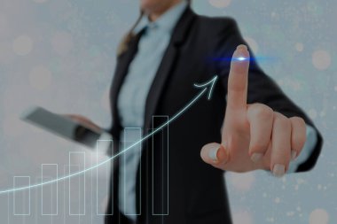 Oklu Çizgi Yukarı İlerleyen İlerleme Belirli Noktaları Göstererek Belirli Noktaları Gösteriyor. Sembol Dijital Çizelgesi Yükseliyor Temsili Başarı Kâr Gelirleri.