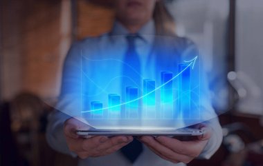 Erkek Akıllı Telefon Yükselen Eğilimler Performans Çubuğu Grafik Geliri Artırıyor. Yükselen Artan Hareket, Yükselen Finansal Hisse Çizelgesi Durum Raporu Gösteriliyor.