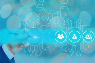 Web bağlantısıyla bilgisayarlara uzaktan erişim ve kontrol sağlandı. Sistem Yöneticisi Sorunları Düzeltmeye, Yazılım Kurulumuna, Veri Yapılandırma Aletleri Ayarlarına Yardım Eder.