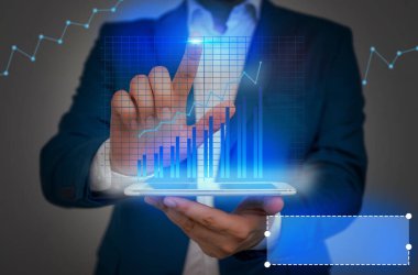 Erkek Akıllı Telefon Yükselen Eğilimler Performans Çubuğu Grafik Geliri Artırıyor. Yükselen Artan Hareket, Yükselen Finansal Hisse Çizelgesi Durum Raporu Gösteriliyor.