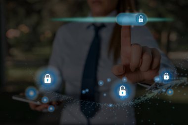 Sanal ekrandaki en son dijital teknoloji koruma veri asma kilidi güvenliğinin grafikleri. Güvenliğe Kilitli İş Adamı.