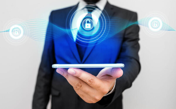 Графика новейших цифровых технологий защиты данных навесной замок безопасности на виртуальном дисплее. Бизнесмен с замком на замке
.