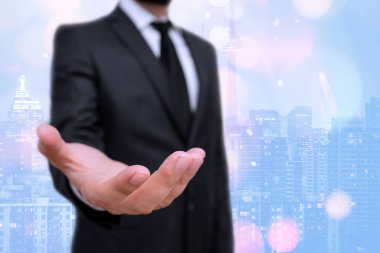 Bulanık Kalemle İşle İlgili Özellikleri Belirten Kişi. Önemli Ayrıntıları Seçme ve Dijital Uygulama Üzerine Dokunma Ekranı Tartışması.