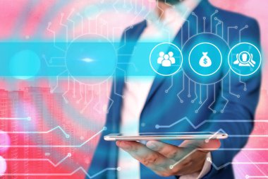 Web bağlantısıyla bilgisayarlara uzaktan erişim ve kontrol sağlandı. Sistem Yöneticisi Sorunları Düzeltmeye, Yazılım Kurulumuna, Veri Yapılandırma Aletleri Ayarlarına Yardım Eder.