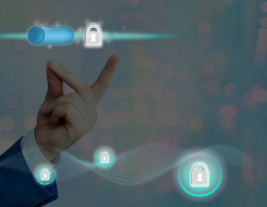 Sanal ekrandaki en son dijital teknoloji koruma veri asma kilidi güvenliğinin grafikleri. Güvenliğe Kilitli İş Adamı.