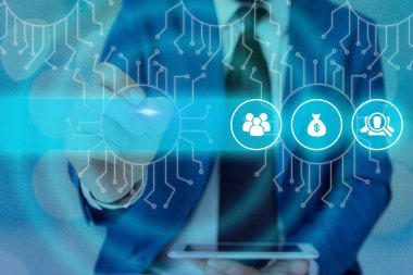 Web bağlantısıyla bilgisayarlara uzaktan erişim ve kontrol sağlandı. Sistem Yöneticisi Sorunları Düzeltmeye, Yazılım Kurulumuna, Veri Yapılandırma Aletleri Ayarlarına Yardım Eder.