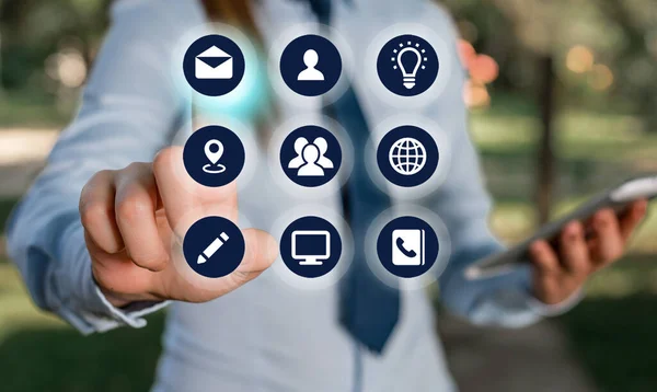 Netze und unterschiedliche Aufstellungen der Ikonen Neueste digitale Technologie, Soziale Medien, Netzwerkverbindung und Kommunikation, Geschäft, Finanzkonzept. — Stockfoto