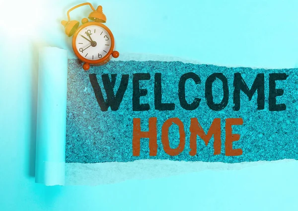 Semn text care arată Bun venit acasă. Fotografie conceptuală salutări dulci, pozitive, motivaționale și inspiraționale pentru gospodărie . — Fotografie, imagine de stoc