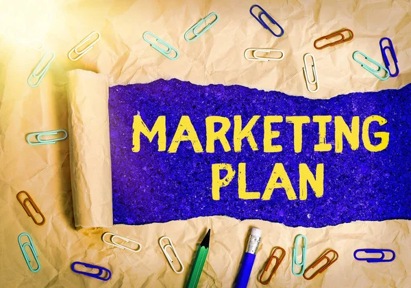 Escritura manual conceptual que muestra Plan de Marketing. Texto de la foto de negocios estrategia empresarial general formada que implementarán . — Foto de Stock