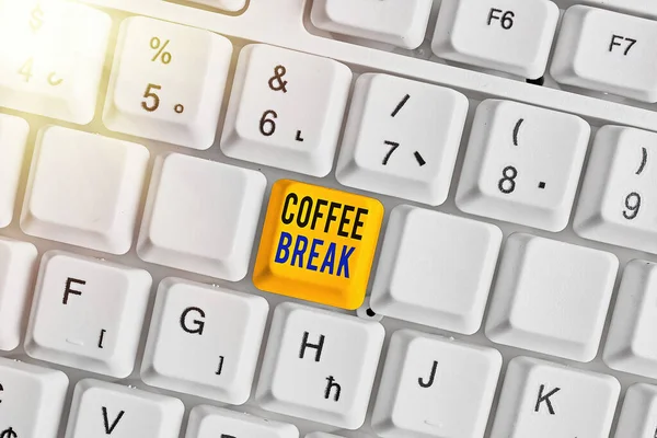 Pisanie tekstu Przerwa na kawę. Koncepcja biznesowa na krótki czas przeznaczony na picie kawy bez wykonywania żadnej pracy. — Zdjęcie stockowe