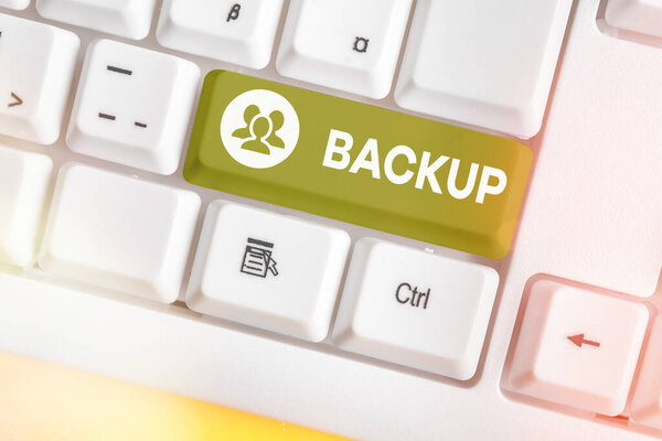 Резервное копирование текста. Бизнес-концепция процесса, который защищает важную информацию от потери
.