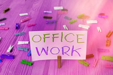 Kelime yazma bürosu işi. Öncelikle ofis ortamında olan bir iş için iş kavramı.