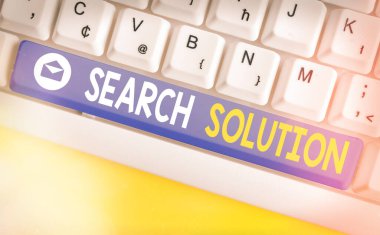 Arama Çözümünü gösteren metin işareti. Kavramsal fotoğraf bir sorunu çözerken uygun cevabı buluyor.