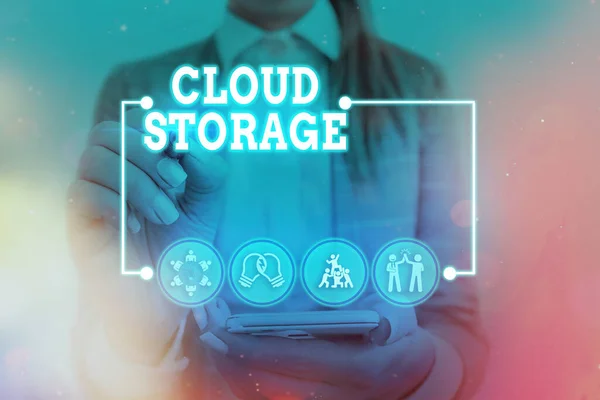 Konceptualne pismo ręczne pokazujące Cloud Storage. Business photo text computing Łączenie urządzeń z chmurą danych na zdalnej pamięci masowej. — Zdjęcie stockowe