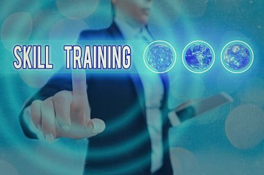 Kelime yazma becerisi eğitimi. Bir çalışanın ihtiyacı olan bilgiyi elde etmek ve geliştirmek için tasarlanmış iş konsepti NASA tarafından desteklenmektedir..