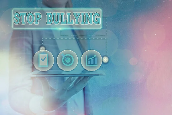 Sinal de texto mostrando Stop Bullying. Foto conceitual expressando sua campanha contra a violência contra as vítimas . — Fotografia de Stock