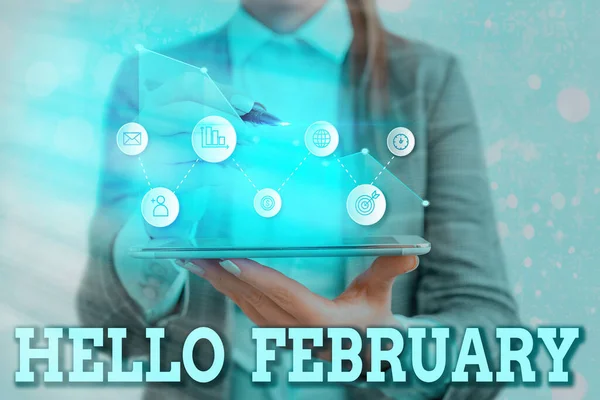 Escribiendo nota que muestra Hello February. Foto de negocios mostrando el saludo utilizado al dar la bienvenida al segundo mes del año . — Foto de Stock