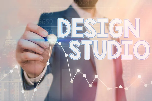 Koncepcionális kézírás a Design Studio bemutatásával. Üzleti fotó szöveges munkakörnyezet kifejezetten a tervezők és kézművesek. — Stock Fotó