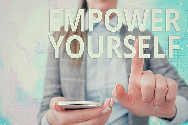 Handschrift tekst schrijven EmpowerJezelf. Concept betekent je de macht geven om je eigen lot te bepalen.. — Stockfoto
