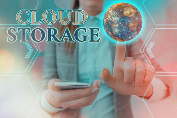 Manuscrito de texto Cloud Storage. Conceito que significa computação conecte dispositivos a dados em nuvem em armazenamento remoto Elementos desta imagem fornecidos pela NASA . — Fotografia de Stock