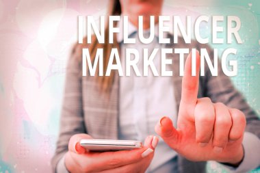 El yazısı, Nüfuzlu Pazarlama. Onaylamaları içeren sosyal medya ticaretinin anlamı kavramı.