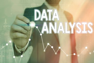 Veri analizini gösteren kavramsal el yazısı. İş fotoğrafı metni İş zekası ve analiz yeni bir başlangıç projesi tartışması ile.