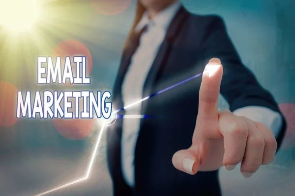 Sinal de texto mostrando Email Marketing. Foto conceitual atraindo potencial comprador, comunicando através da mensagem . — Fotografia de Stock