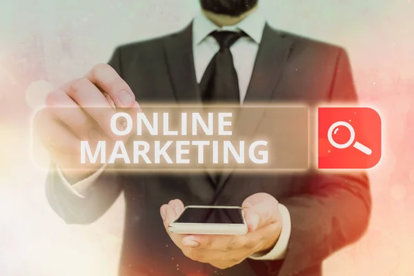 Handskrift text Online Marketing. Begreppet innebär praxis att utnyttja webbkanaler för att sprida ett budskap. — Stockfoto