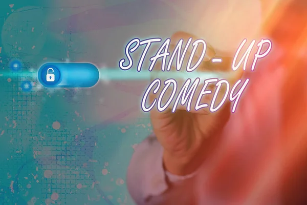 Stand-up Comedy 'yi gösteren bir not yazıyorum. Bir komedyenin komik hikayeler okuduğu komik bir resim sergileniyor..
