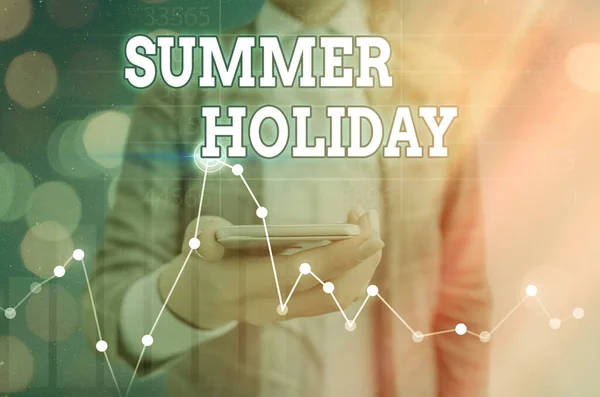 섬머 홀리데이를 보여 주는 문자 표지판. 휴식 과 재미를 위한 여름의 특별 한 사진 시간. — 스톡 사진