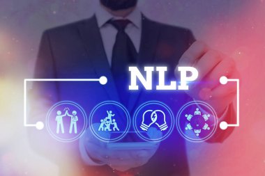 El yazısı, Nip. Psikolojik yaklaşım, bir hedefe ulaşmak için stratejileri analiz etmeyi içerir..