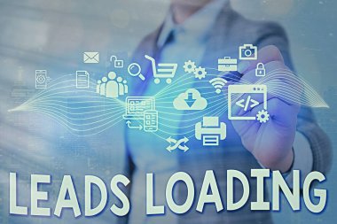 Liads Loading 'i gösteren not yazılıyor. İş fotoğrafı gösterimi Müşteri saygılarını oluşturma süreci ile başlatılıyor.