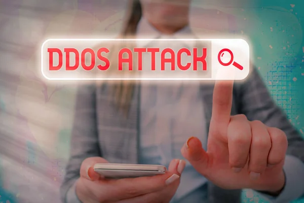 Ddos attack 이 보이는 문자 표지판. 원래의 사진은 악의적 인 시스템에 의해 발생 한 일반 서버에 대한 접근을 방해 한다. — 스톡 사진