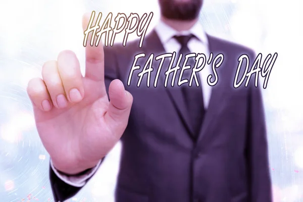 Skriva lapp som visar Happy Fathers Day. Affärsfoto visa upp firas för att visa kärlek till patriarken i familjen. — Stockfoto