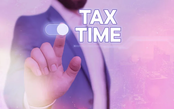Texto manuscrito Hora del Impuesto. Concepto que significa Notificación de la necesidad de presentar declaraciones de impuestos dentro del período . — Foto de Stock
