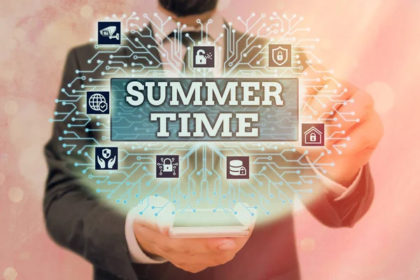 Rukopis Summer Time. Koncept znamená nejteplejší období roku vyznačující se krátkými nocemi. — Stock fotografie