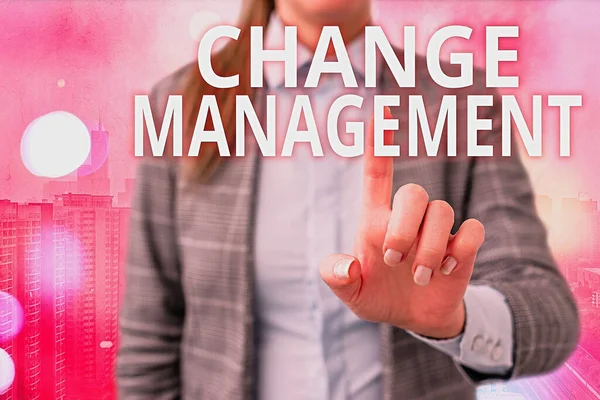 Escritura a mano de texto Change Management. Concepto que significa desarrollo dentro de un negocio u organización similar . — Foto de Stock