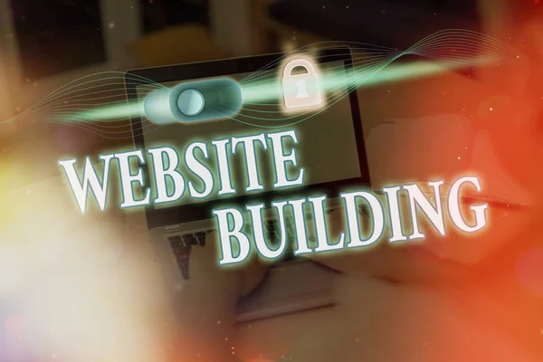 Nota de escrita mostrando Website Building. Site de exibição de fotos de negócios é construído de acordo com as necessidades dos clientes . — Fotografia de Stock