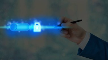 Sanal ekrandaki en son dijital teknoloji koruma veri asma kilidi güvenliğinin grafikleri. Güvenliğe Kilitli İş Adamı.