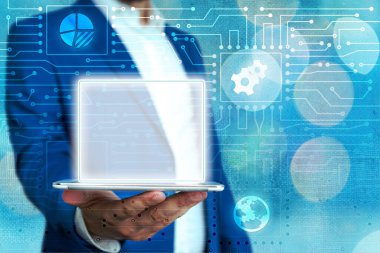 Web bağlantısıyla bilgisayarlara uzaktan erişim ve kontrol sağlandı. Sistem Yöneticisi Sorunları Düzeltmeye, Yazılım Kurulumuna, Veri Yapılandırma Aletleri Ayarlarına Yardım Eder.