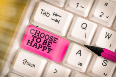 El yazısı Mutlu Olmak İçin Seç. Sıkıntılara rağmen karanlıktan sonra ışık anlamına gelen kavram.