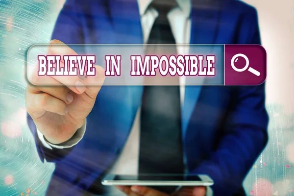 Escribir una nota que muestra Believe In Impossible. Foto de negocios que muestra la motivación y la inspiración que usted puede hacer que suceda . — Foto de Stock