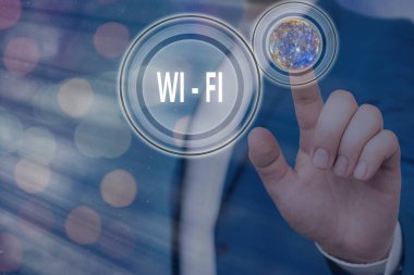 Wi-Fi 'yi gösteren bir not yazıyorum. Bu görüntünün kablosuz yüksek hızlı internet ve ağ bağlantıları NASA tarafından desteklenmektedir..