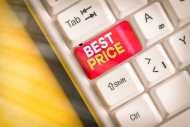 En İyi Fiyat 'ı gösteren kavramsal el yazısı. Müşterilere verilen bir ürünün en düşünceli maliyetini gösteren iş fotoğrafı.