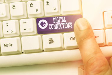 El yazısı metin Dijital Bağlantılar. Kullanıcıyı bağlantılarına bağlayan sanal ağ anlamına gelen kavram.