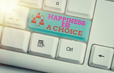 Mutluluğu gösteren bir not yazmak bir seçimdir. İş fotoğrafı gösterimi. Ne kadar motive edici olursa olsun mutlu kalın..