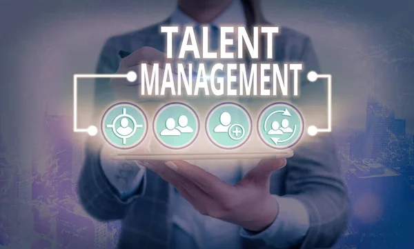 Texte d'écriture de mots Talent Management. Concept d'entreprise pour développer les employés supérieurs les plus talentueux disponibles . — Photo