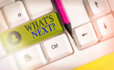 Bir Sonraki Soru 'yu gösteren bir not yazıyorum. İş fotoğraflarının sergilenmesi Sırayla Çalışma için Strateji ve İş Görüşü Bekliyor.